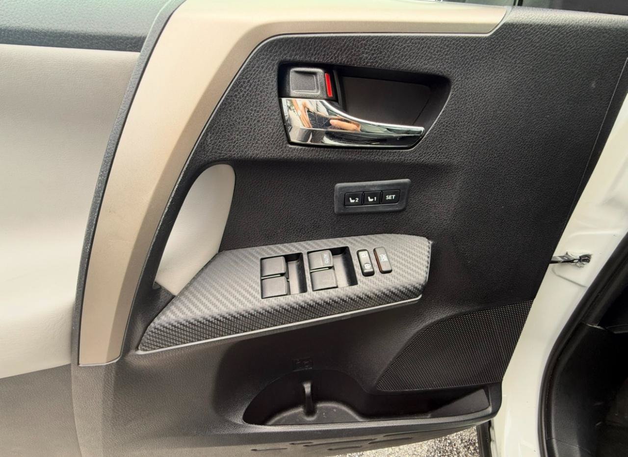 Used 2015 Toyota RAV4 Limited w/ Technology Package FWD image 10