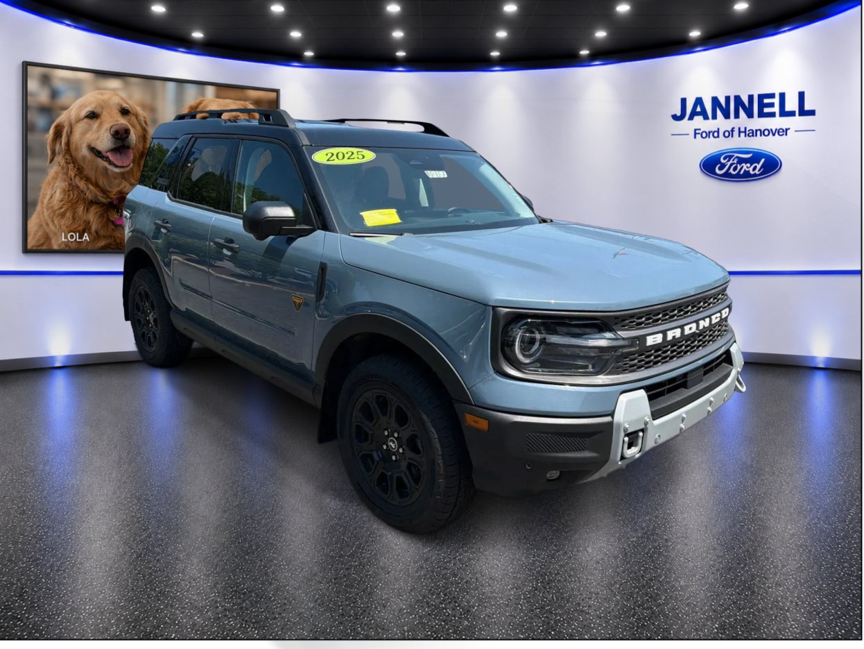 Used 2025 Ford Bronco Sport Badlands AWD/4WD image 3