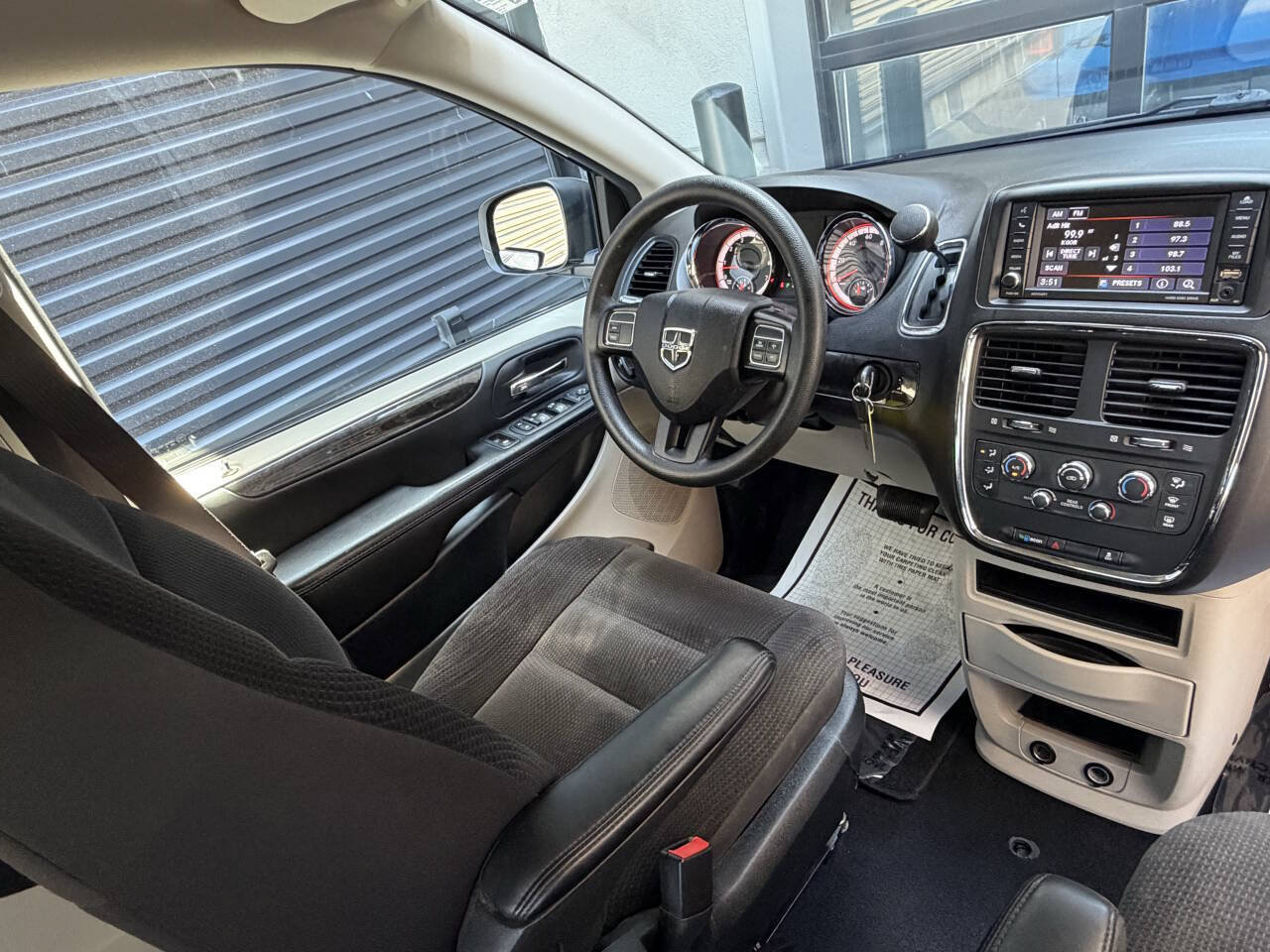 Used 2018 Dodge Grand Caravan SE w/ Power Convenience Group I FWD image 32