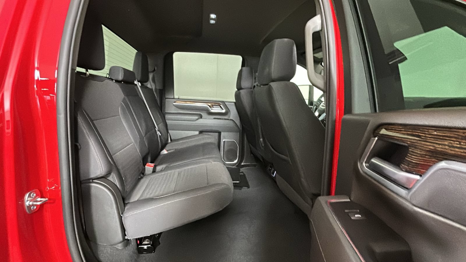Used 2026 GMC Sierra 2500 SLE w/ SLE Value Package; AWD/4WD image 34
