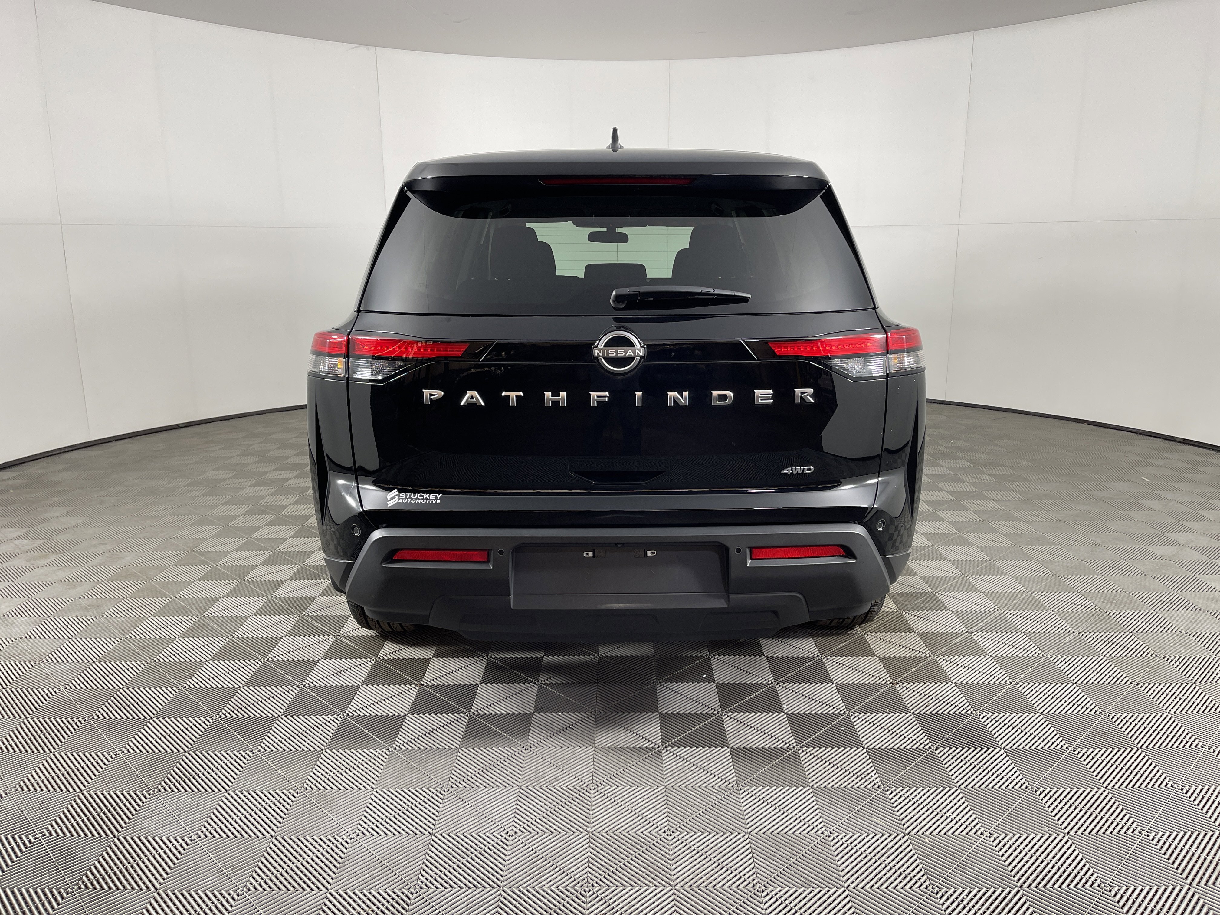 Used 2024 Nissan Pathfinder S image 4