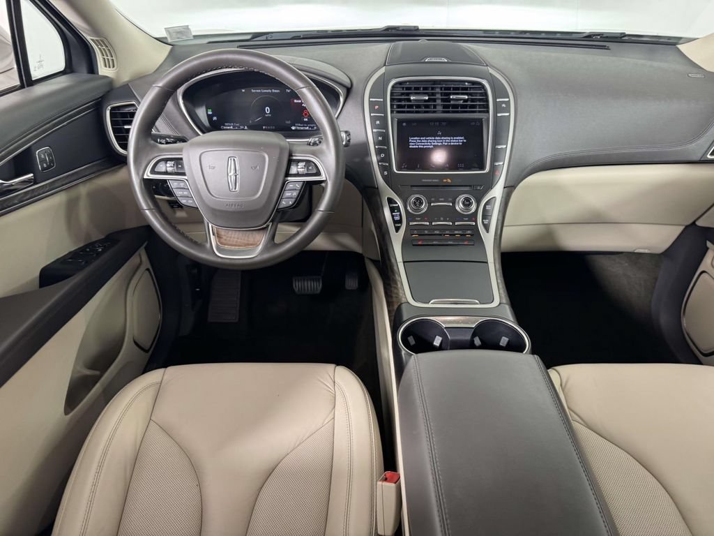 Used 2019 Lincoln Nautilus Select AWD/4WD image 5
