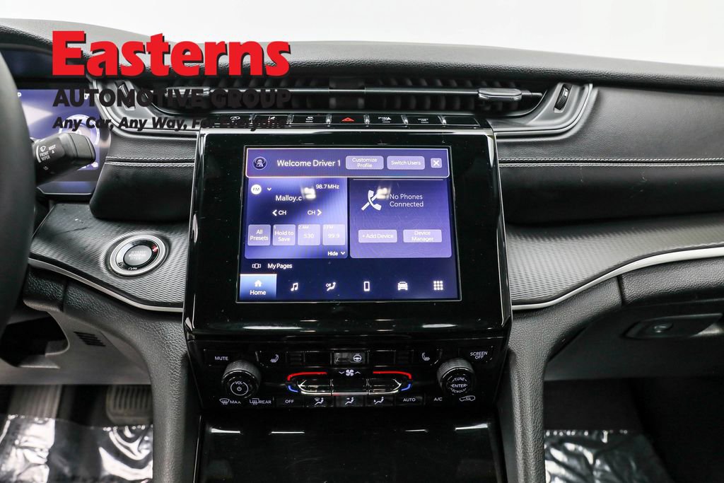 Used 2023 Jeep Grand Cherokee L Laredo image 19