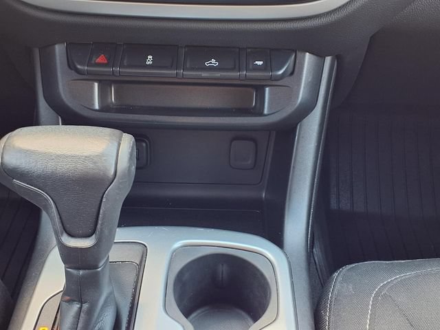 Used 2020 Chevrolet Colorado LT AWD/4WD image 12