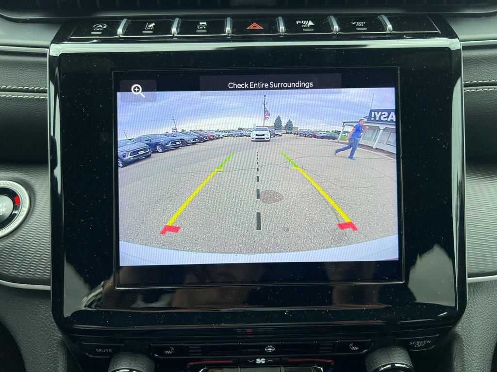 Used 2024 Jeep Grand Cherokee Altitude RWD image 28