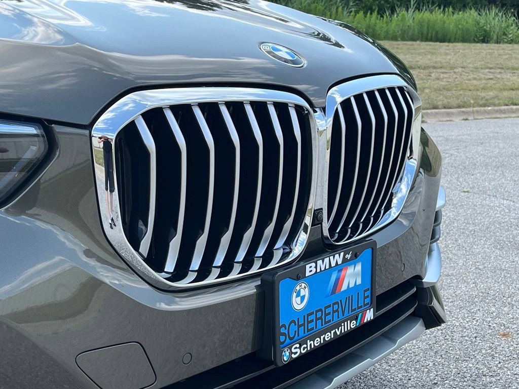 Used 2022 BMW X5 xDrive40i w/ Premium Package AWD/4WD image 12