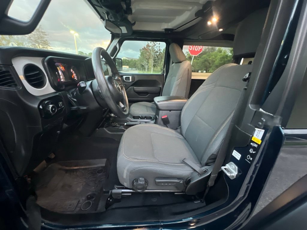 Used 2025 Jeep Wrangler Sport AWD/4WD image 26