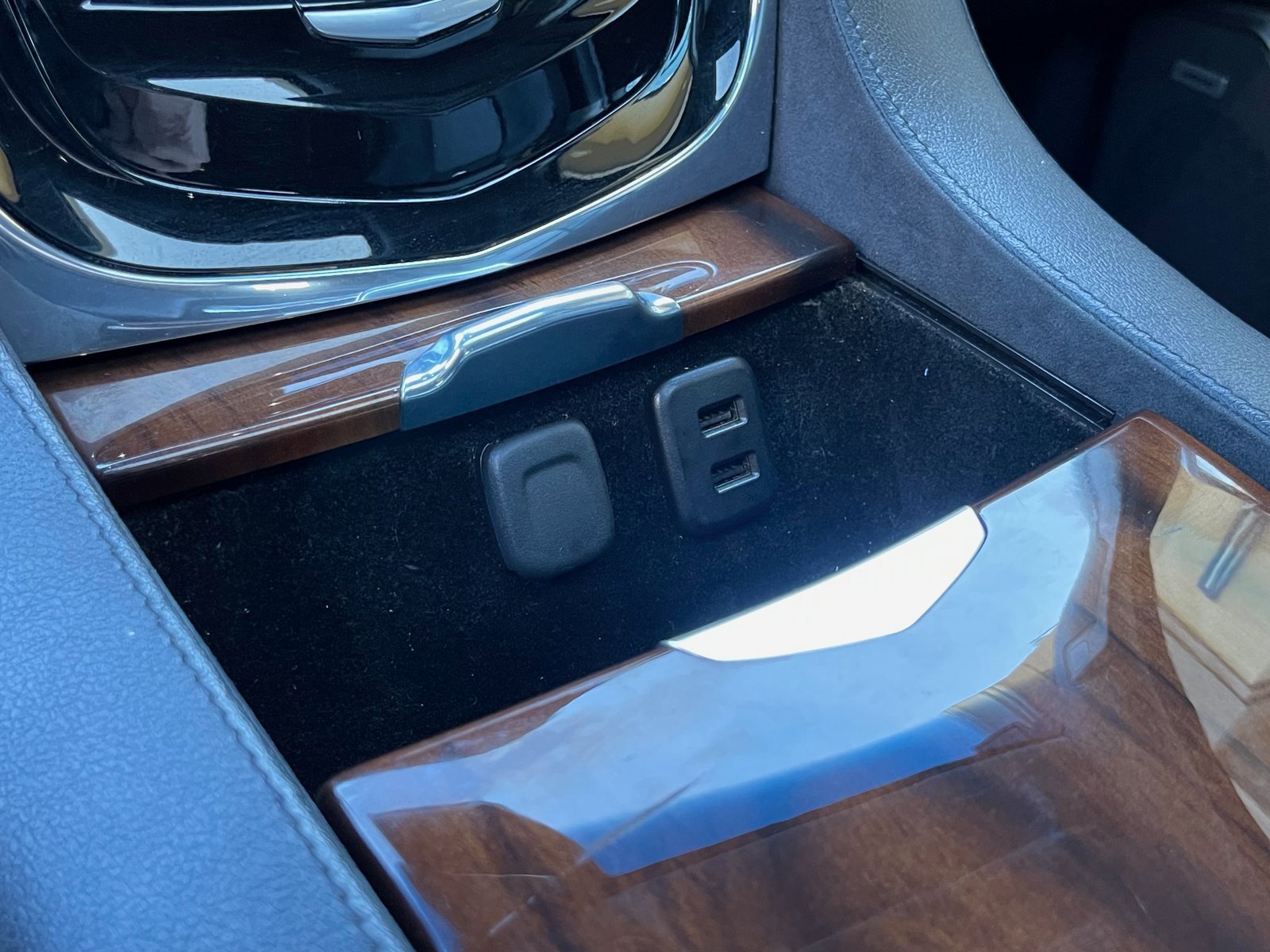 Used 2017 Cadillac Escalade Premium Luxury image 50