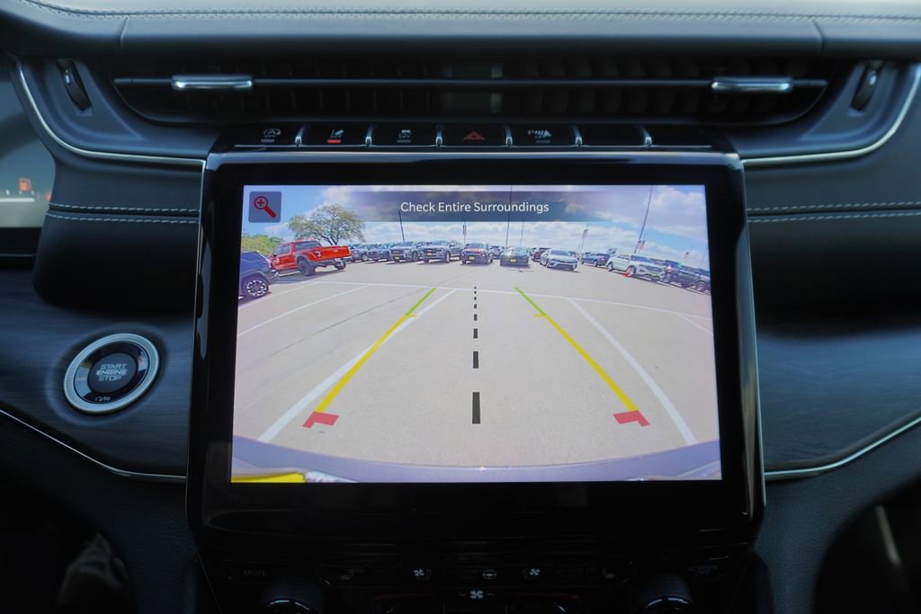 Used 2023 Jeep Grand Cherokee Overland w/ Luxury Tech Group IV AWD/4WD image 14