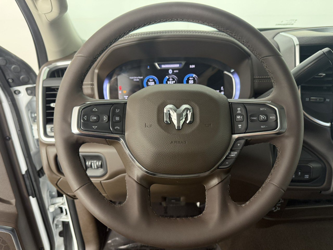 Used 2026 RAM 2500 Laramie AWD/4WD image 21