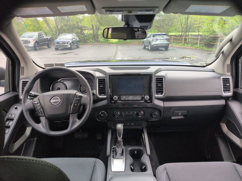 Used 2022 Nissan Frontier SV w/ Technology Package AWD/4WD image 9