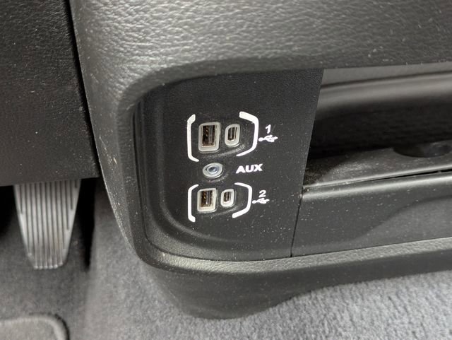 Used 2024 RAM 2500 Big Horn AWD/4WD image 24