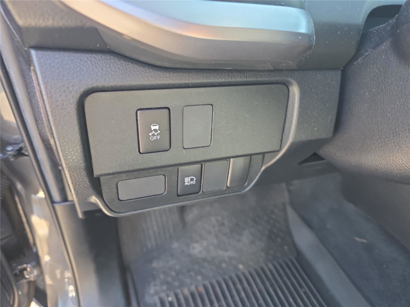 Used 2022 Toyota Tacoma SR5 w/ SR5 Appearance Package (SM) AWD/4WD image 19
