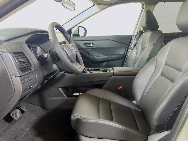 Certified 2026 Nissan Rogue SV w/ SV Premium Package image 20