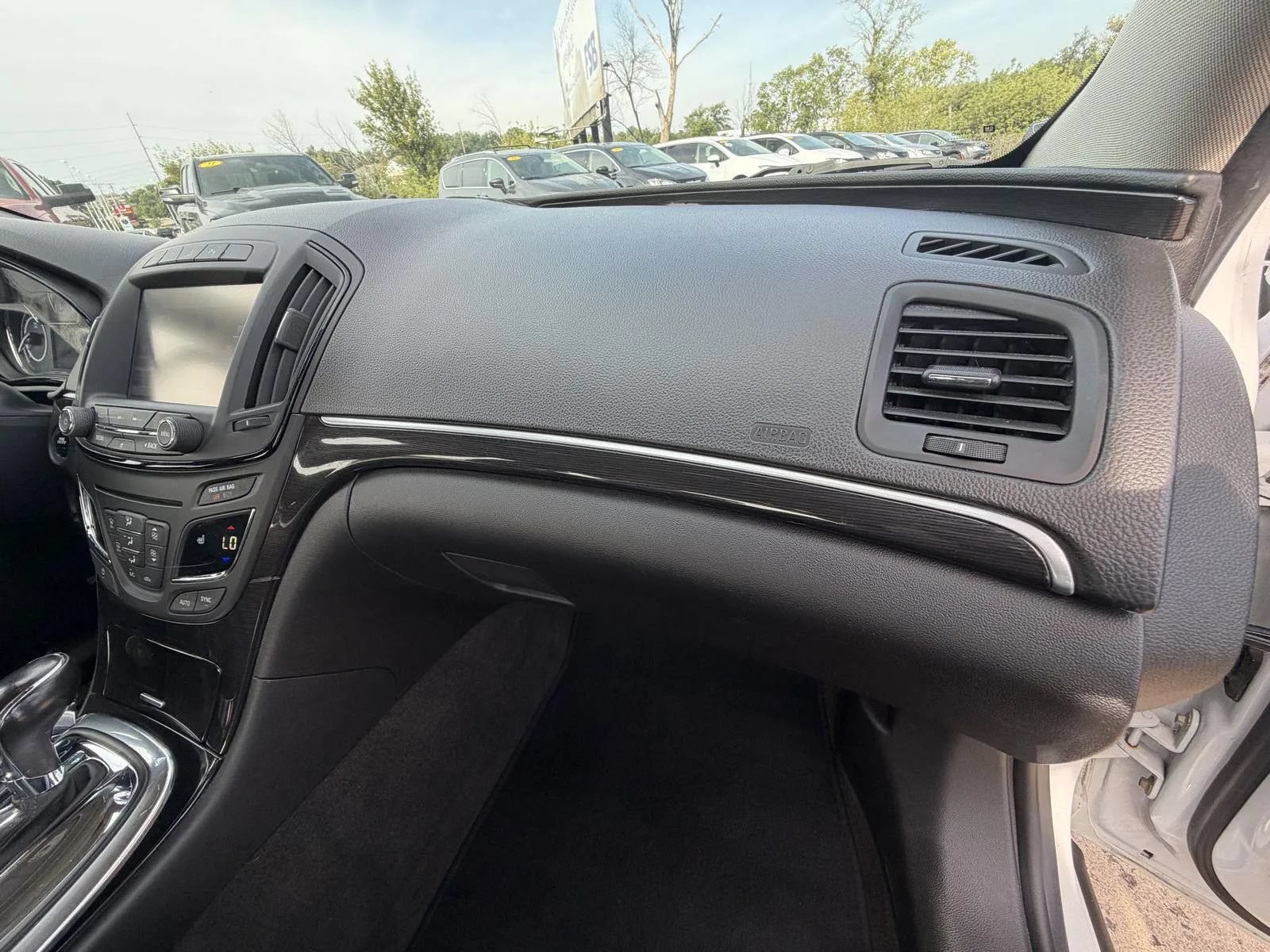 Used 2017 Buick Regal Premium FWD image 14