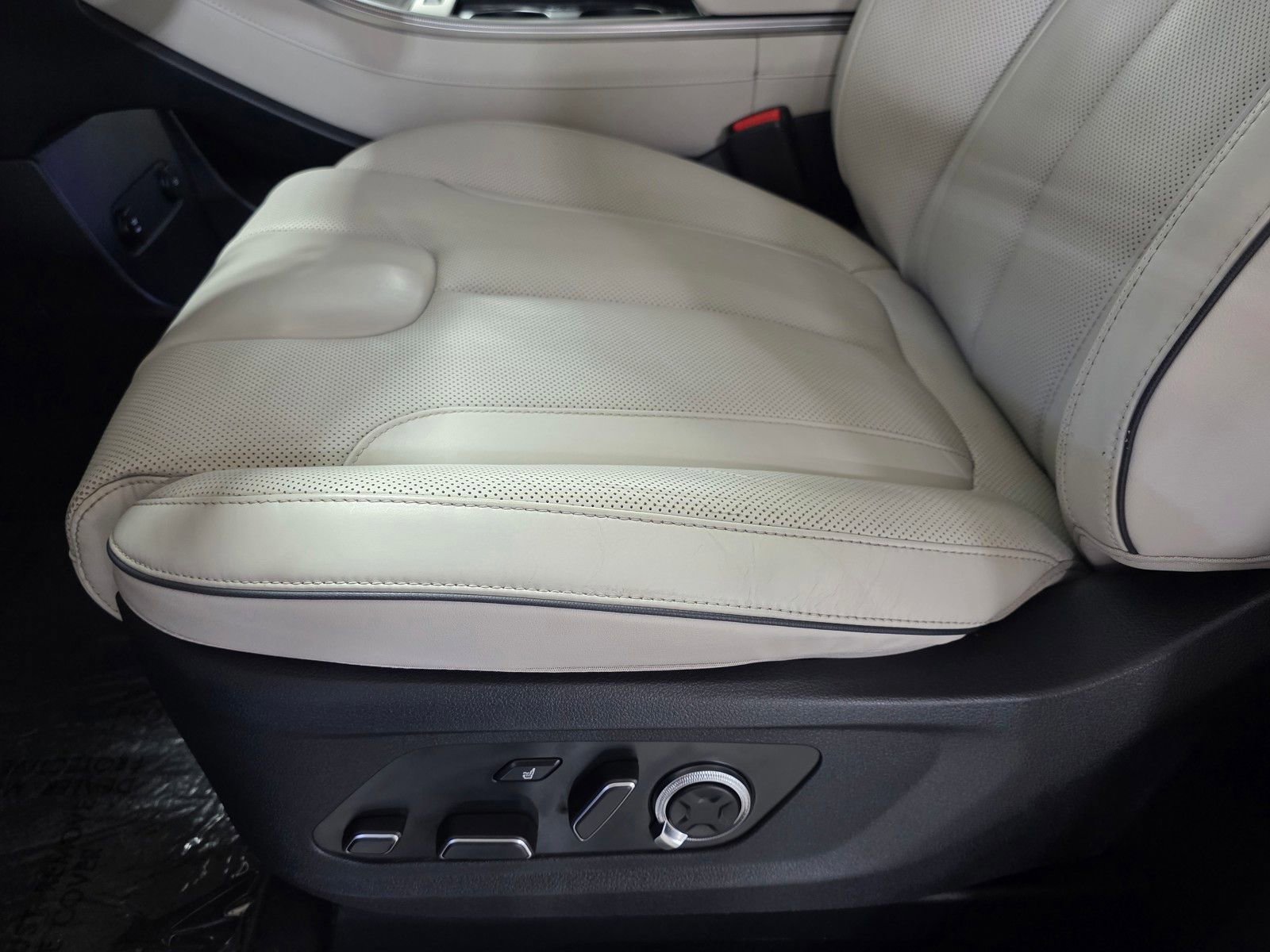 Used 2024 Hyundai Palisade Calligraphy image 27