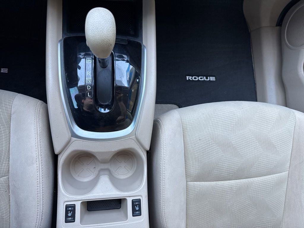 Used 2015 Nissan Rogue SV w/ SV Premium Package image 19