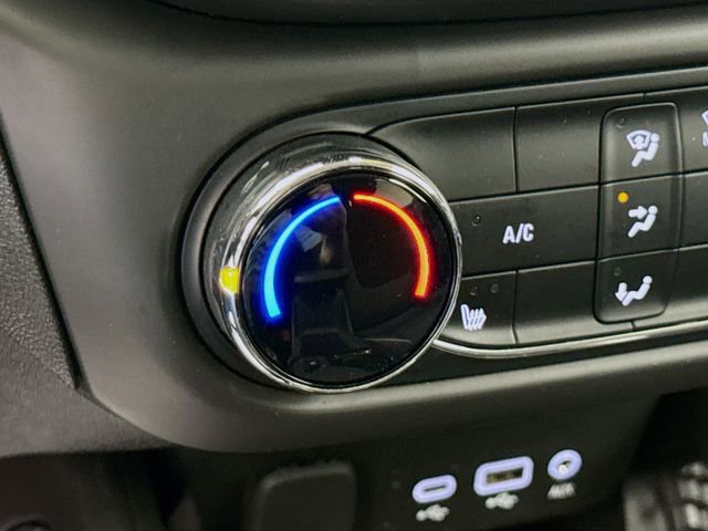 Used 2022 Chevrolet TrailBlazer LT w/ LPO, Blackout Package FWD image 19