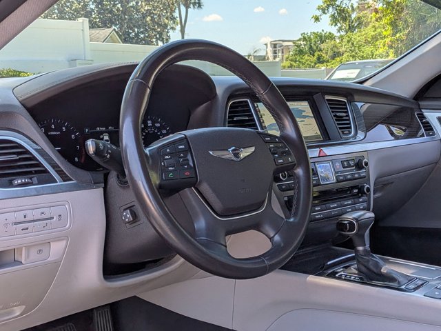 Used 2018 Genesis G80 3.8 RWD image 5