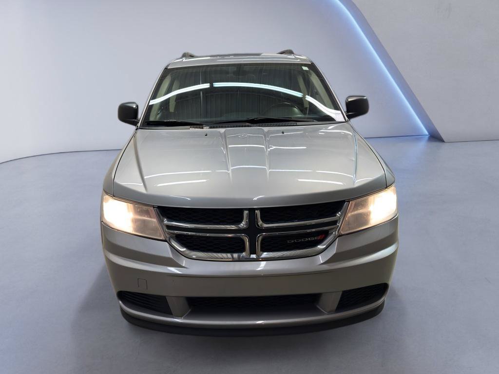 Used 2018 Dodge Journey SE w/ Popular Equipment Group FWD image 2