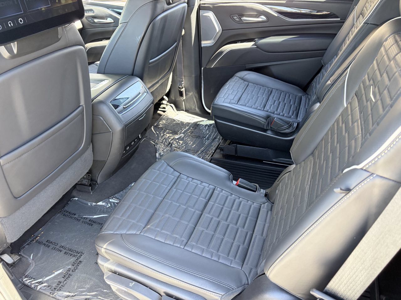 Certified 2024 Cadillac Escalade V w/ Heavy-Duty Trailer Package AWD/4WD image 17