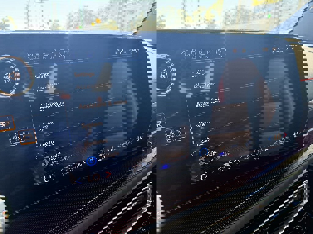 New 2026 Chevrolet Traverse RS w/ LPO, Floor Liner Package image 28