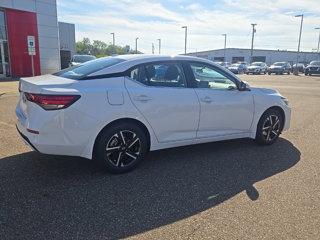 New 2025 Nissan Sentra SV image 7