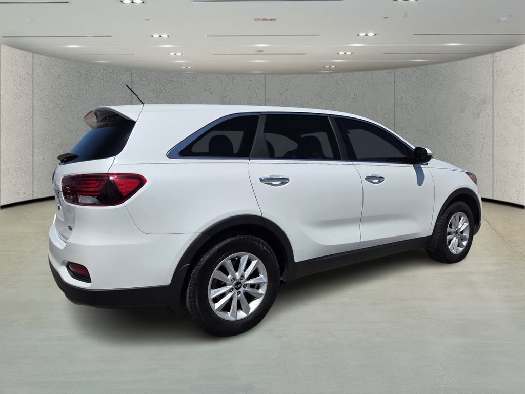 Used 2020 Kia Sorento LX image 3