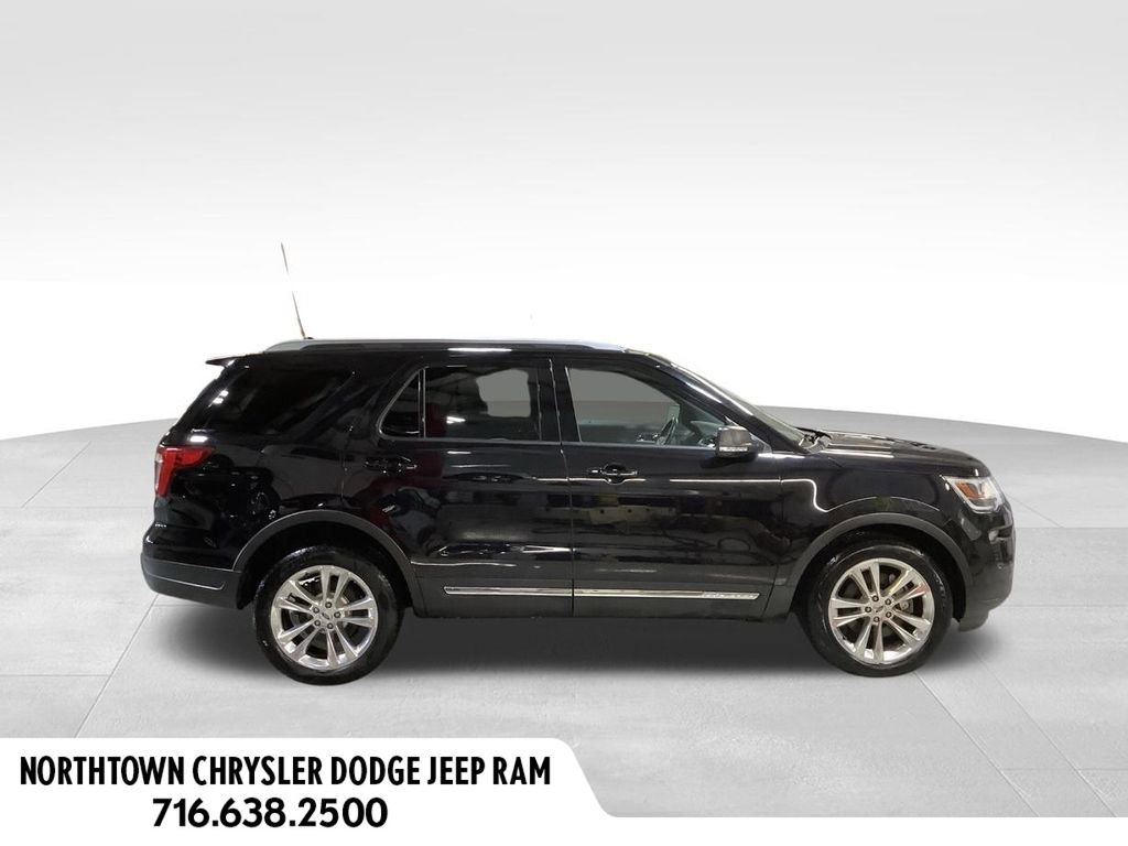 Used 2019 Ford Explorer XLT w/ Equipment Group 202A AWD/4WD image 2