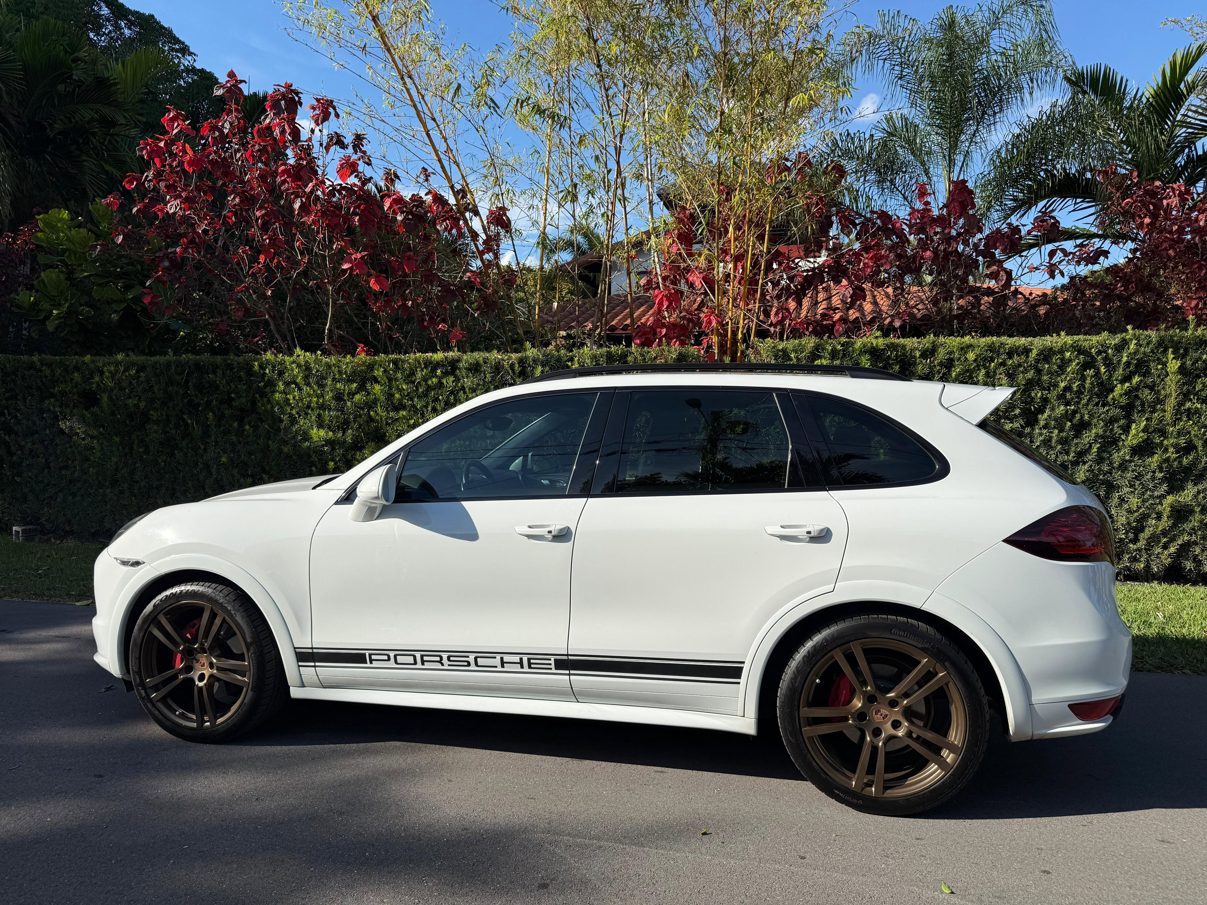 Used 2014 Porsche Cayenne GTS image 26