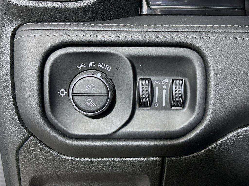 Used 2022 RAM 1500 Limited w/ Body-Colour Bumper Group AWD/4WD image 12