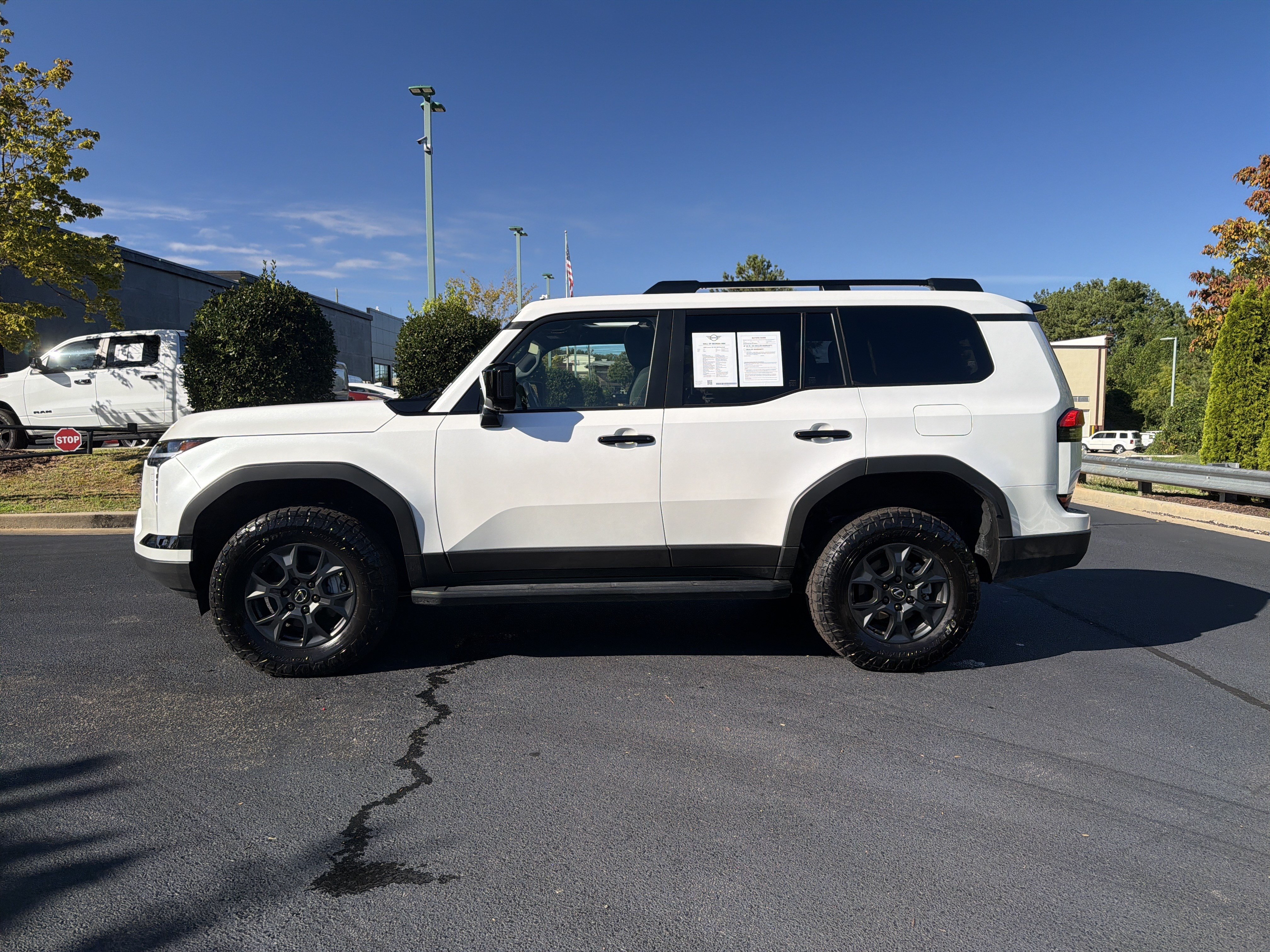 Used 2025 Lexus GX 550 AWD/4WD image 15