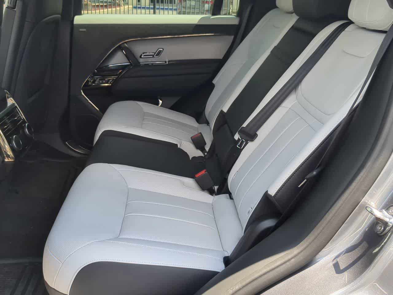 Certified 2025 Land Rover Range Rover Sport Dynamic SE AWD/4WD image 19