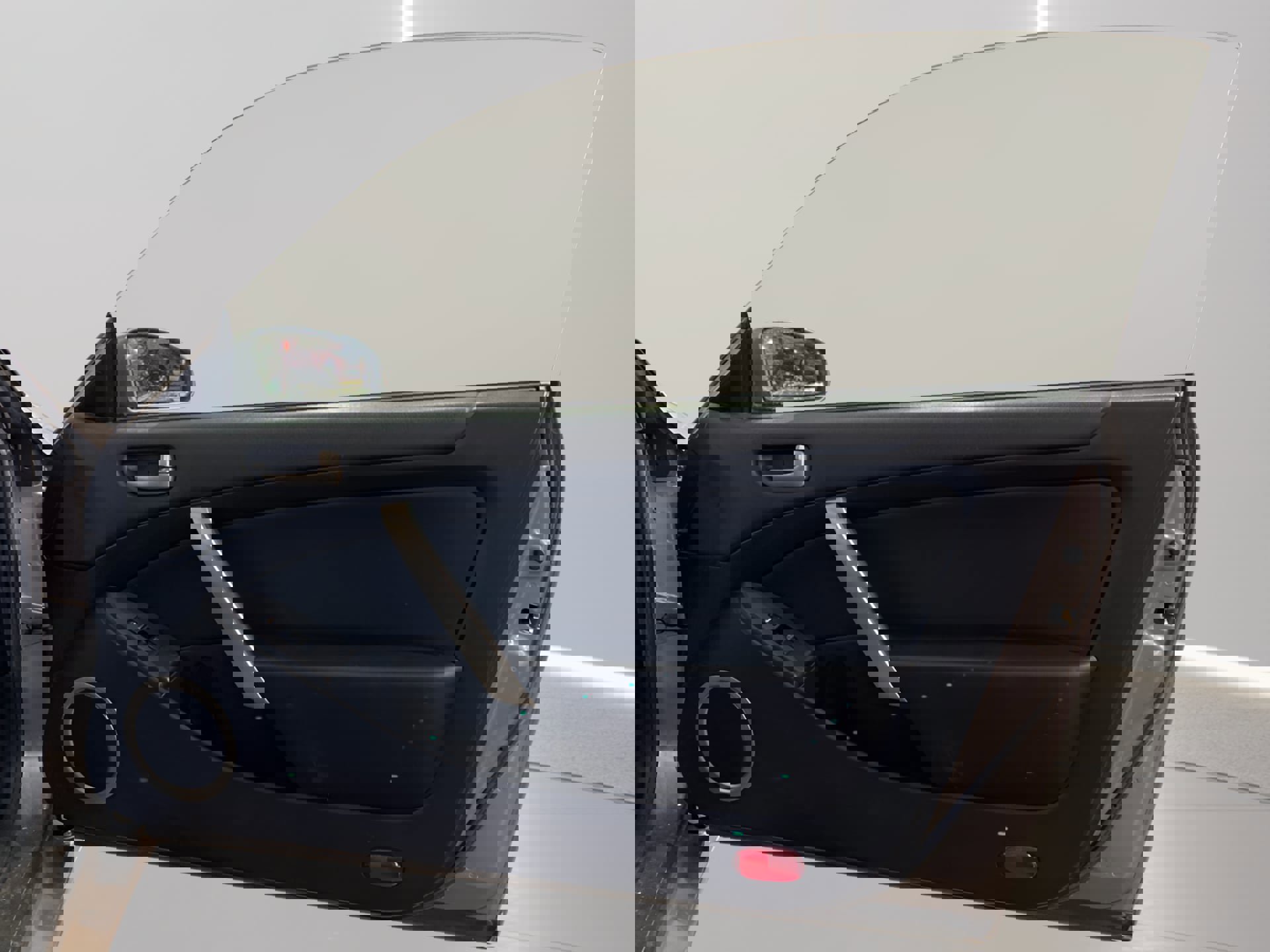 Used 2004 INFINITI G35 Coupe w/ Premium Pkg image 13