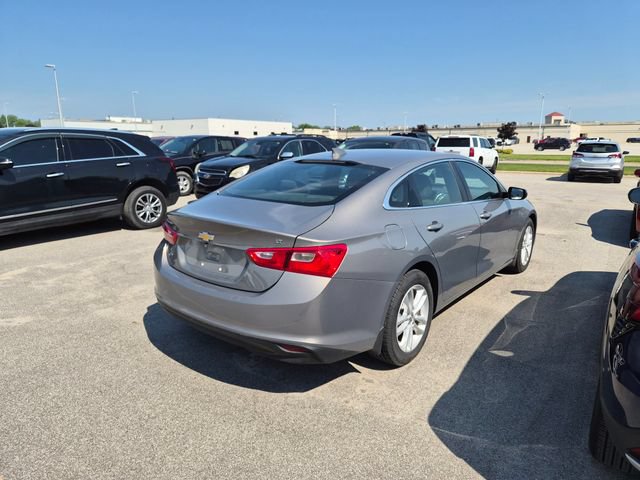 Used 2018 Chevrolet Malibu LT FWD image 4