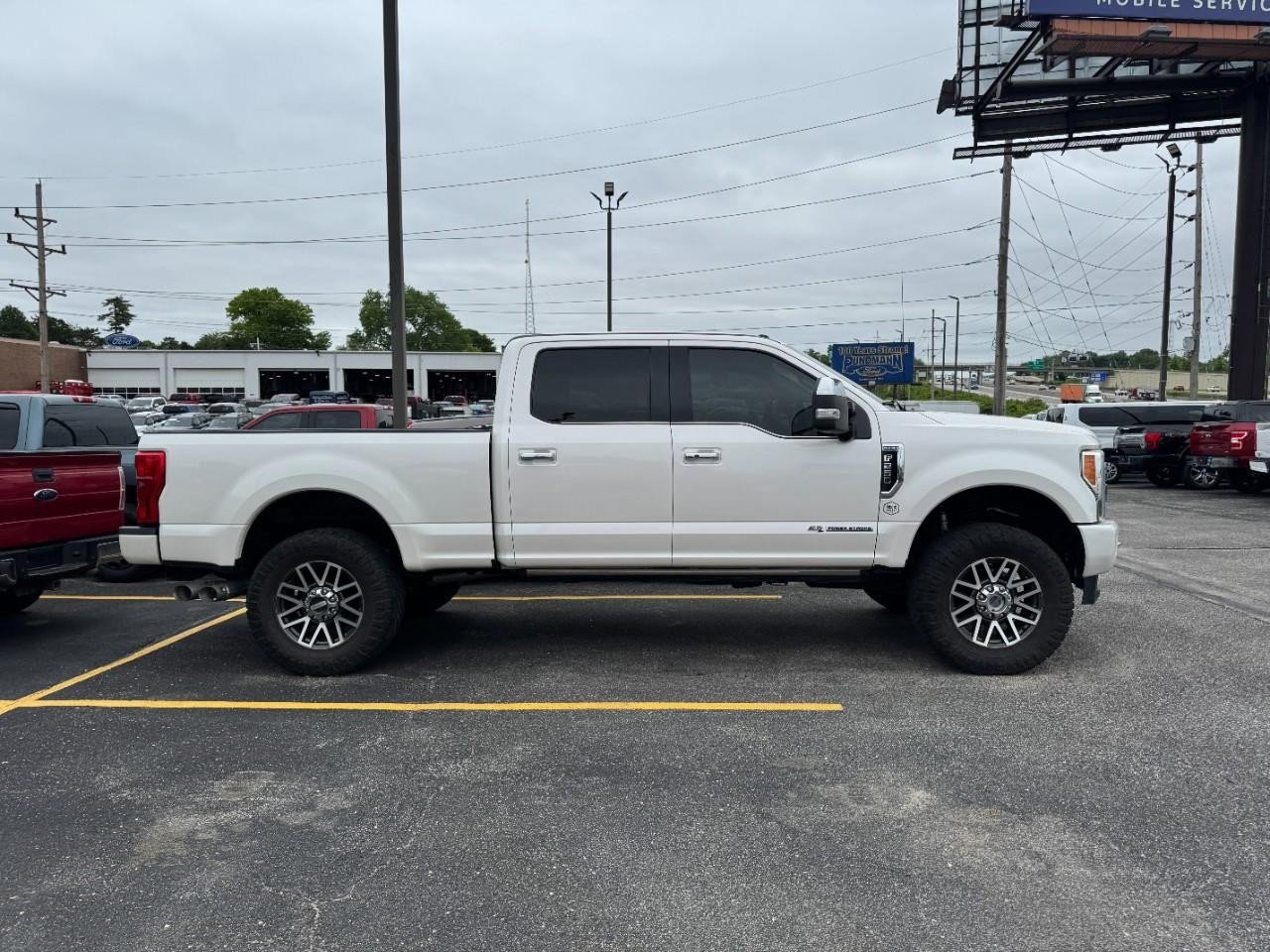 Used 2017 Ford F250 Platinum w/ Platinum Ultimate Package AWD/4WD image 3