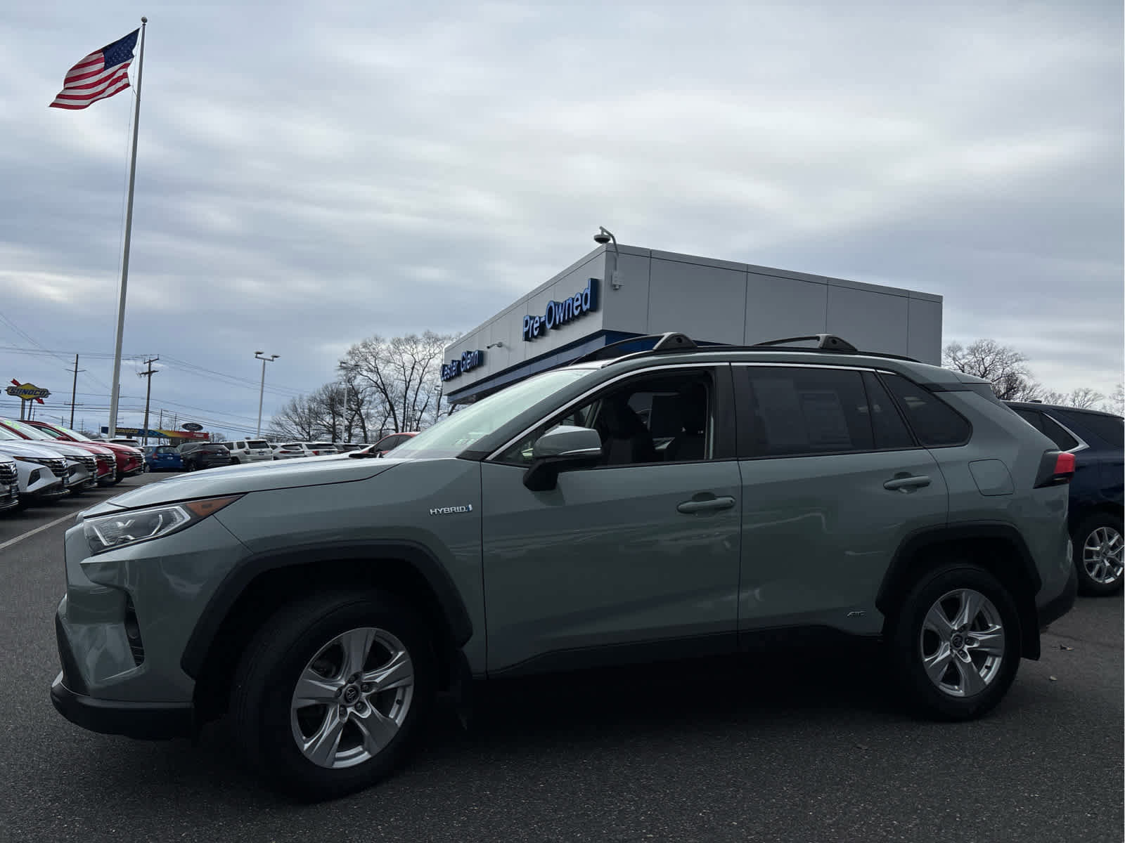 Used 2021 Toyota RAV4 XLE w/ Convenience Package image 6