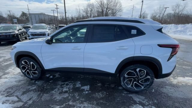 New 2026 Chevrolet Trax RS w/ Sunroof Package FWD image 7