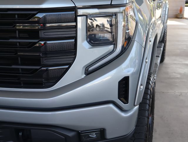 Used 2023 GMC Sierra 1500 Elevation w/ Preferred Package AWD/4WD image 10