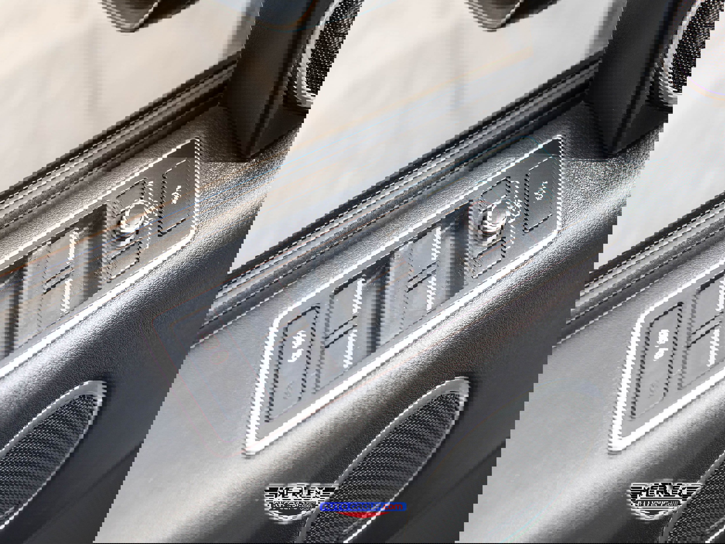 Used 2017 Land Rover Range Rover Supercharged image 43