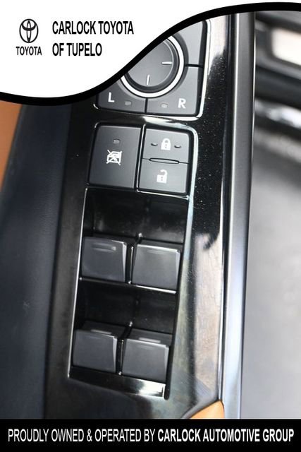 Used 2024 Lexus IS 300 w/ Comfort Package RWD image 29