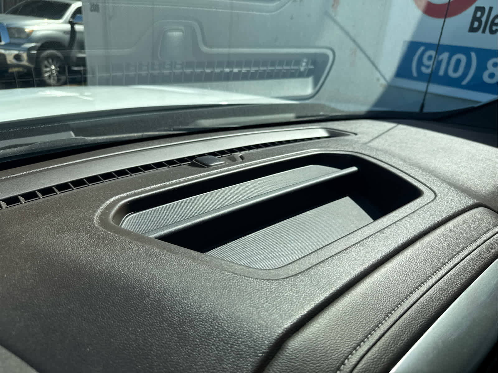 Used 2022 Chevrolet Silverado 1500 LT Trail Boss w/ LT Trail Boss Premium Package image 32