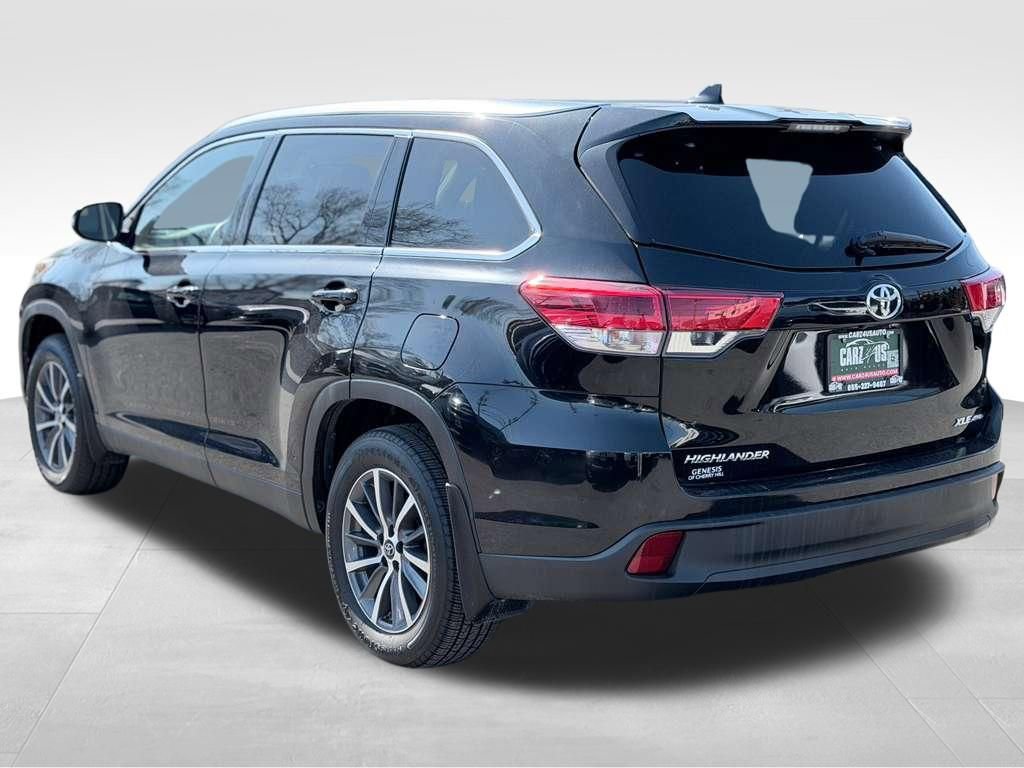 Used 2019 Toyota Highlander XLE AWD/4WD image 9