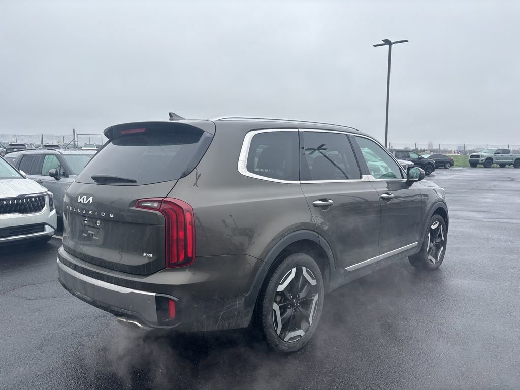 Used 2025 Kia Telluride S image 2