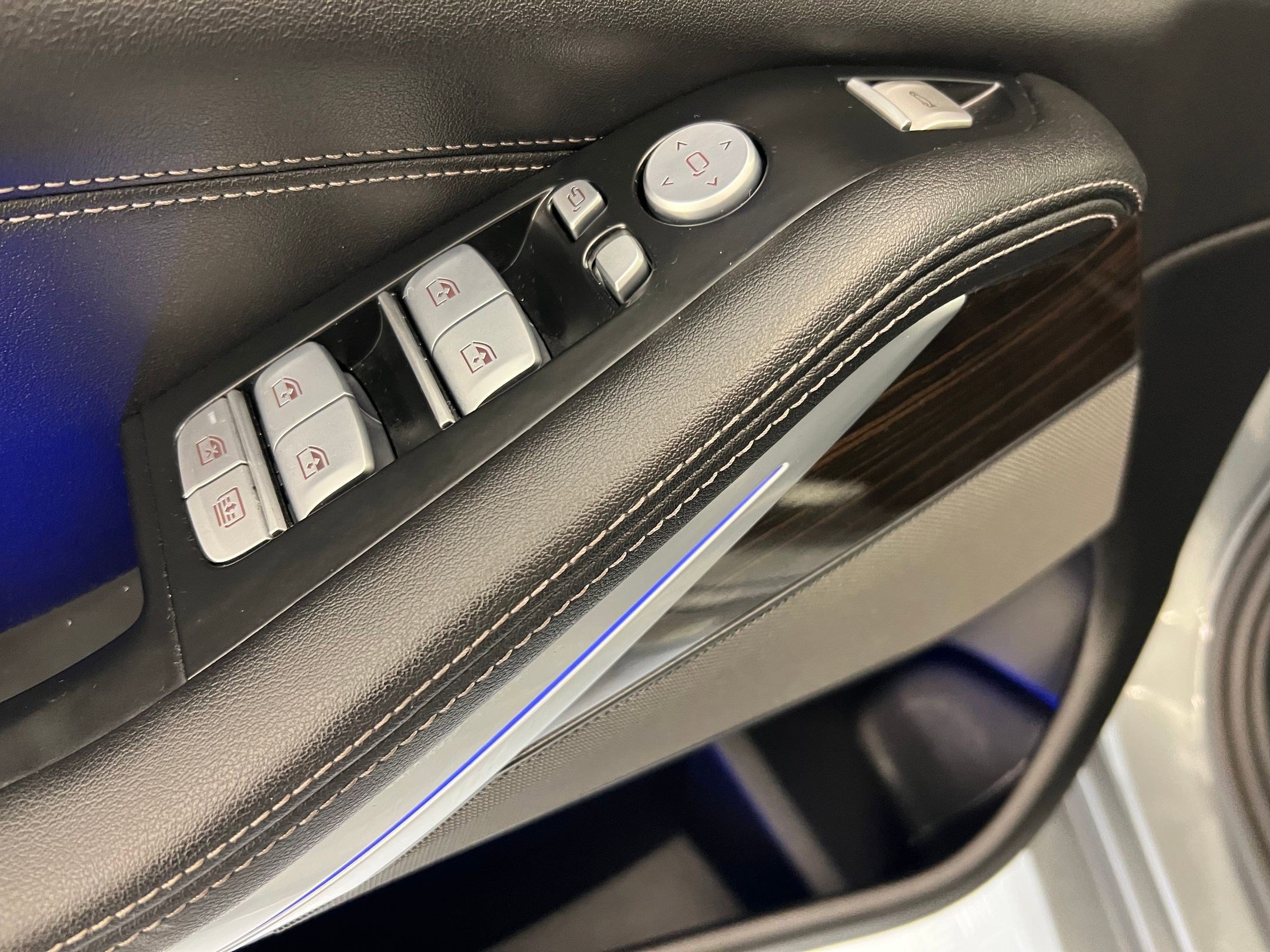 Used 2025 BMW X7 xDrive40i w/ Premium Package image 22