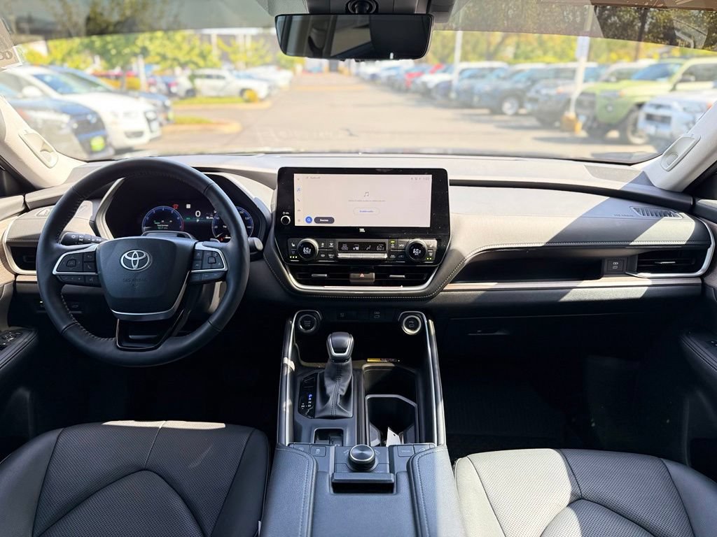 Certified 2026 Toyota Grand Highlander AWD image 23
