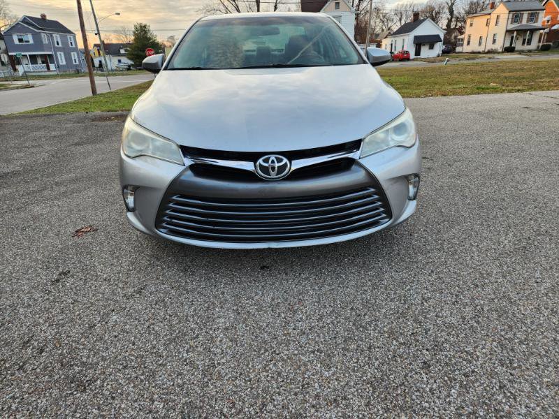 Used 2015 Toyota Camry LE image 3