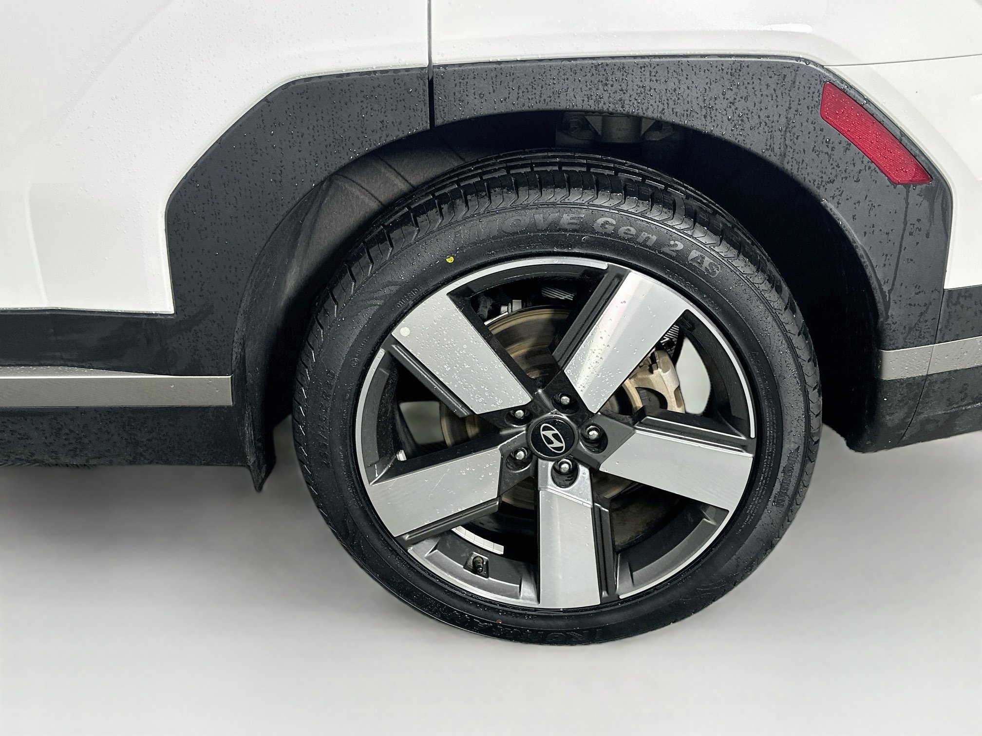 Used 2025 Hyundai Santa Fe Limited FWD image 11