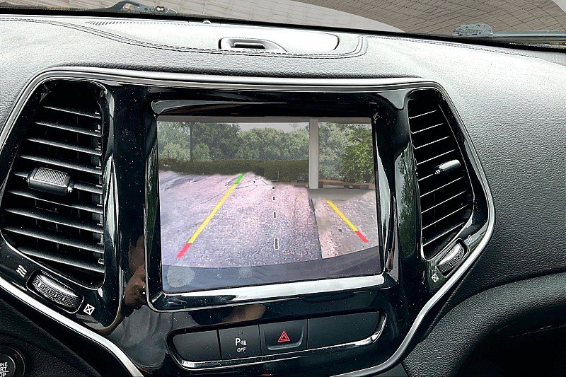 Used 2019 Jeep Cherokee Limited AWD/4WD image 20