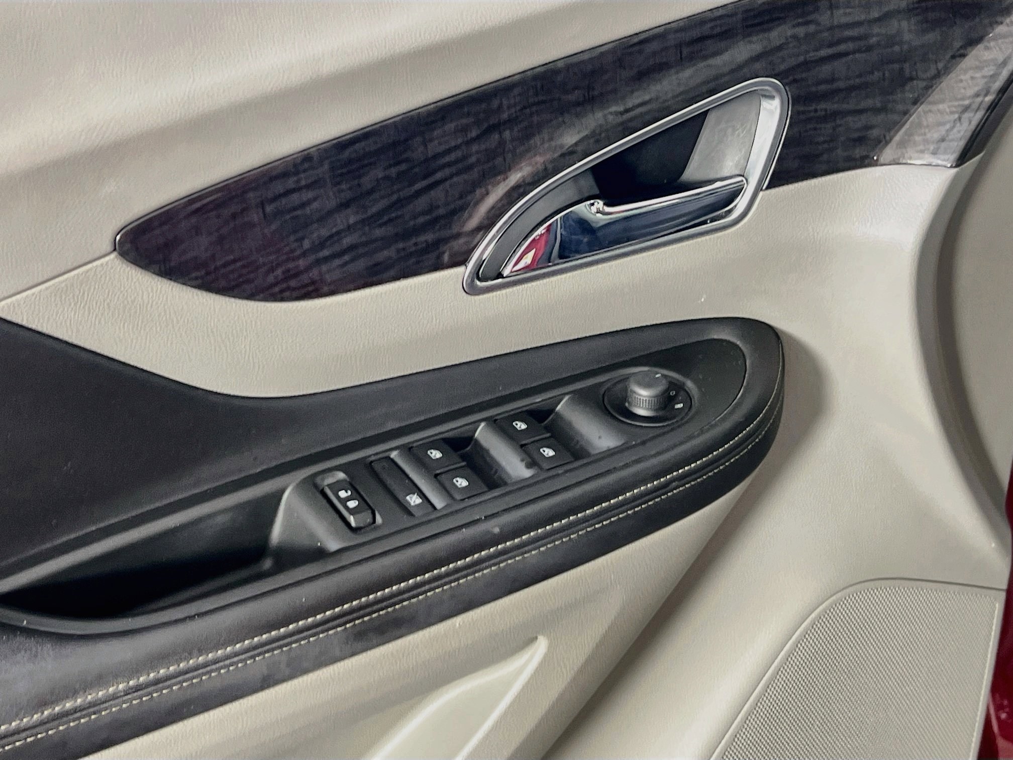 Used 2016 Buick Encore FWD image 17
